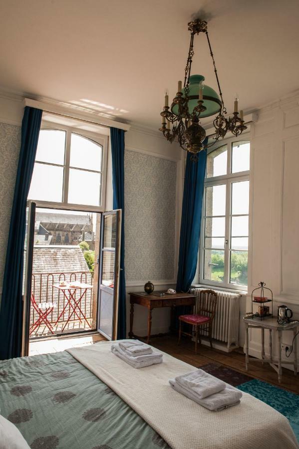 Hotel Particulier Le Mercier De Montigny -Une Nuit Sur Les Remparts- Fougères Zewnętrze zdjęcie